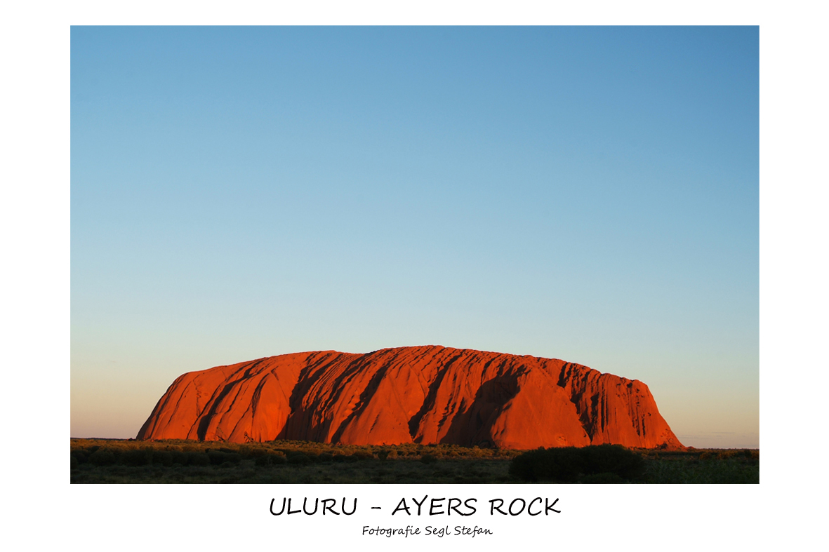 Der AYERS ROCK in seiner vollen Farbenpracht