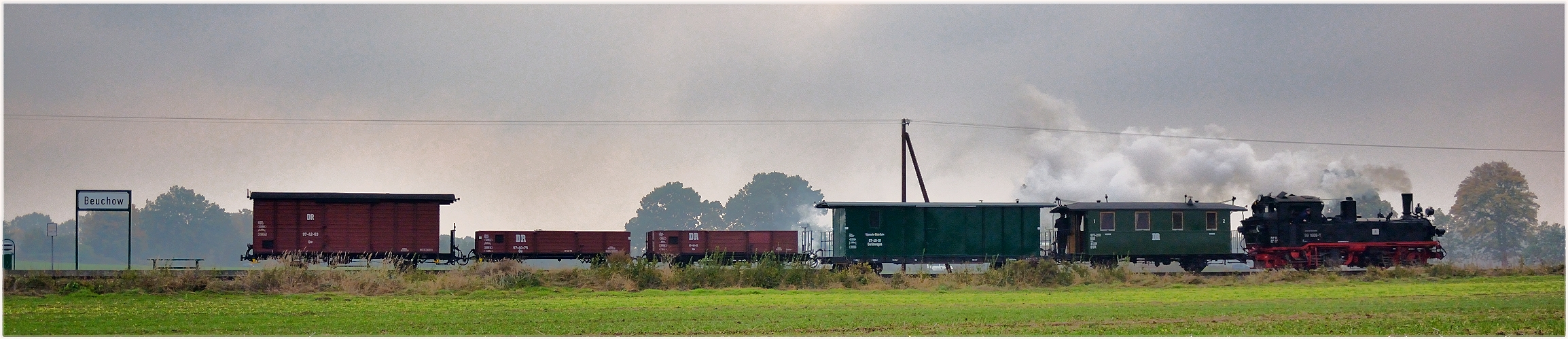 Der "Badegast" 99 608 auf dem Weg nach Putbus