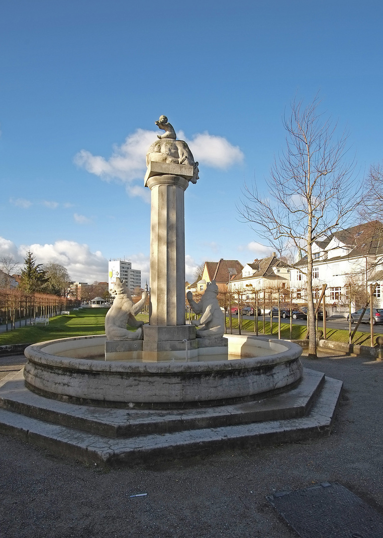 Der 'Bärenbrunnen' in einer Parkanlage der Stadt Hamm (Westfalen)
