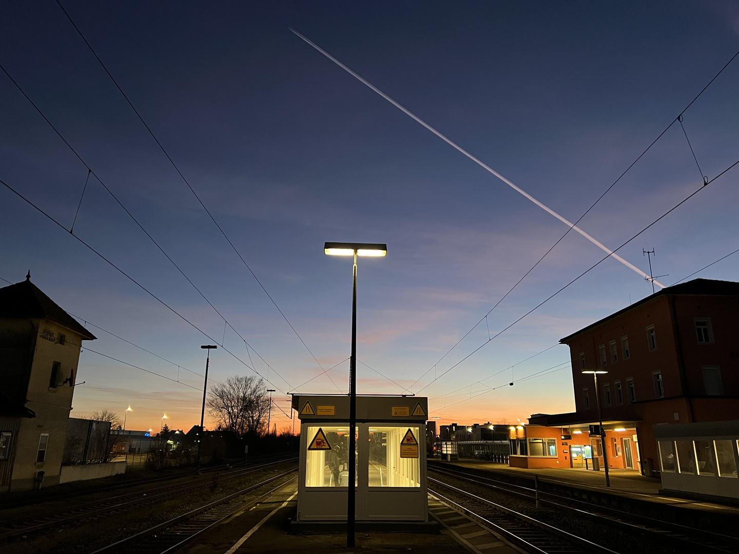 Der Bahnhof erwacht (DLG)