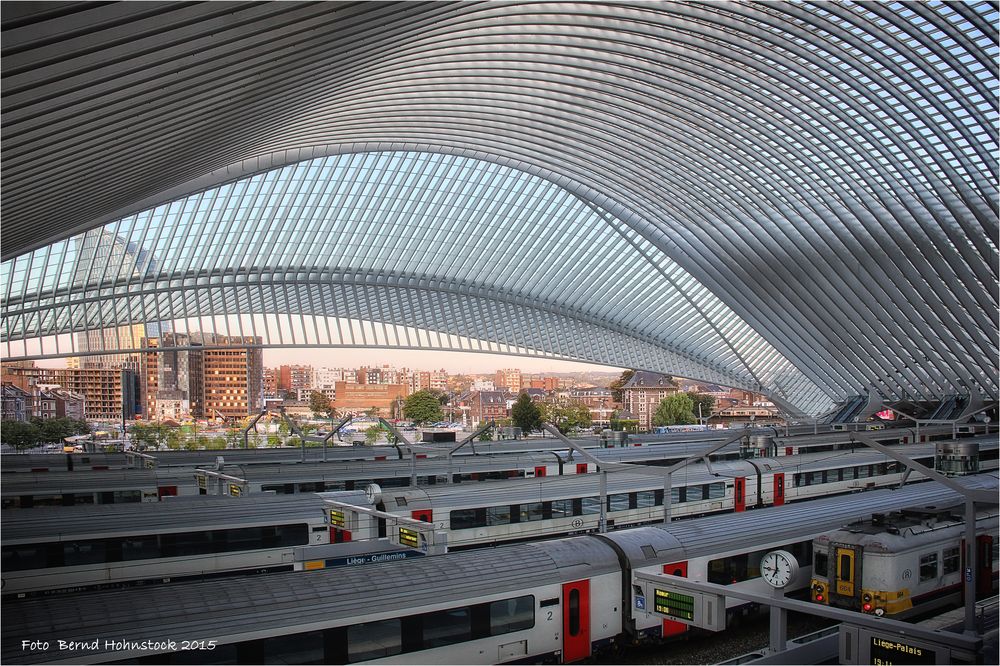 Der Bahnhof Liège-Guillemins ...