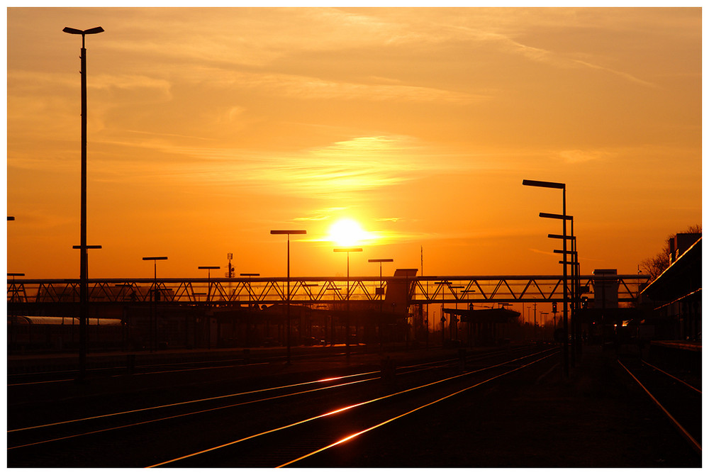 Der Bahnhof Mühldorf erwacht