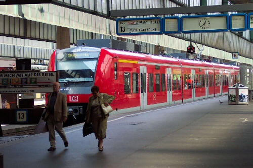 der Bahnhof. Stuttgart.