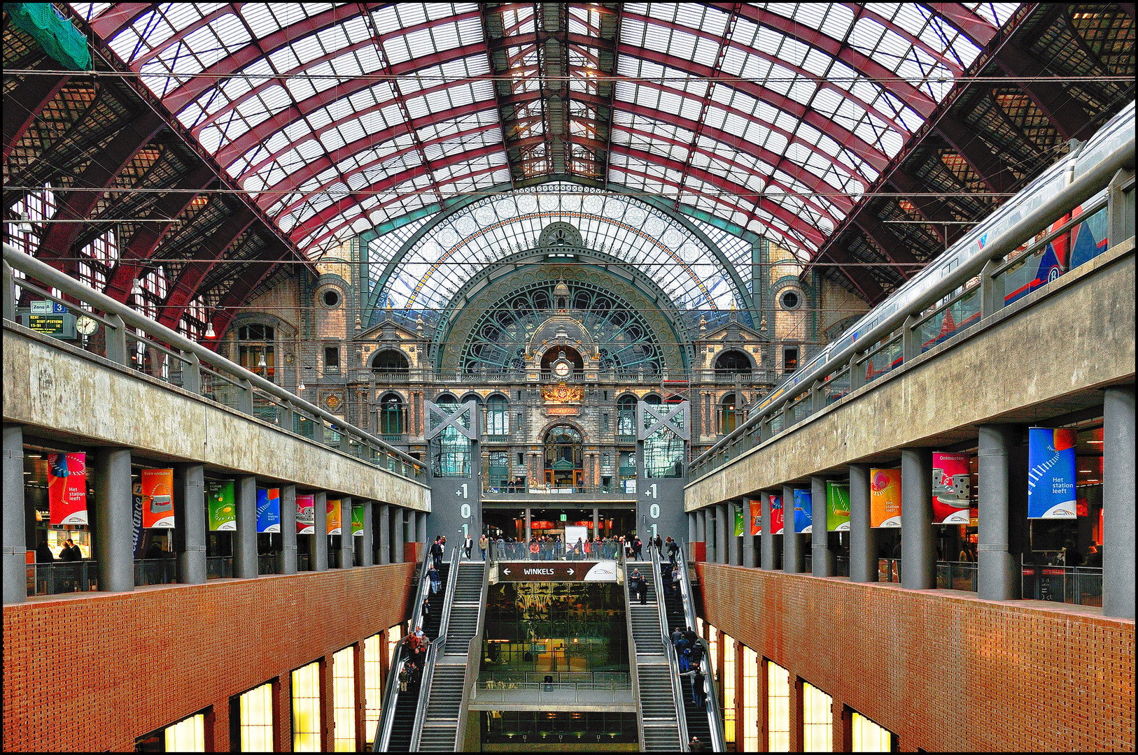 Der Bahnhof von Antwerpen - La gare d'Anvers