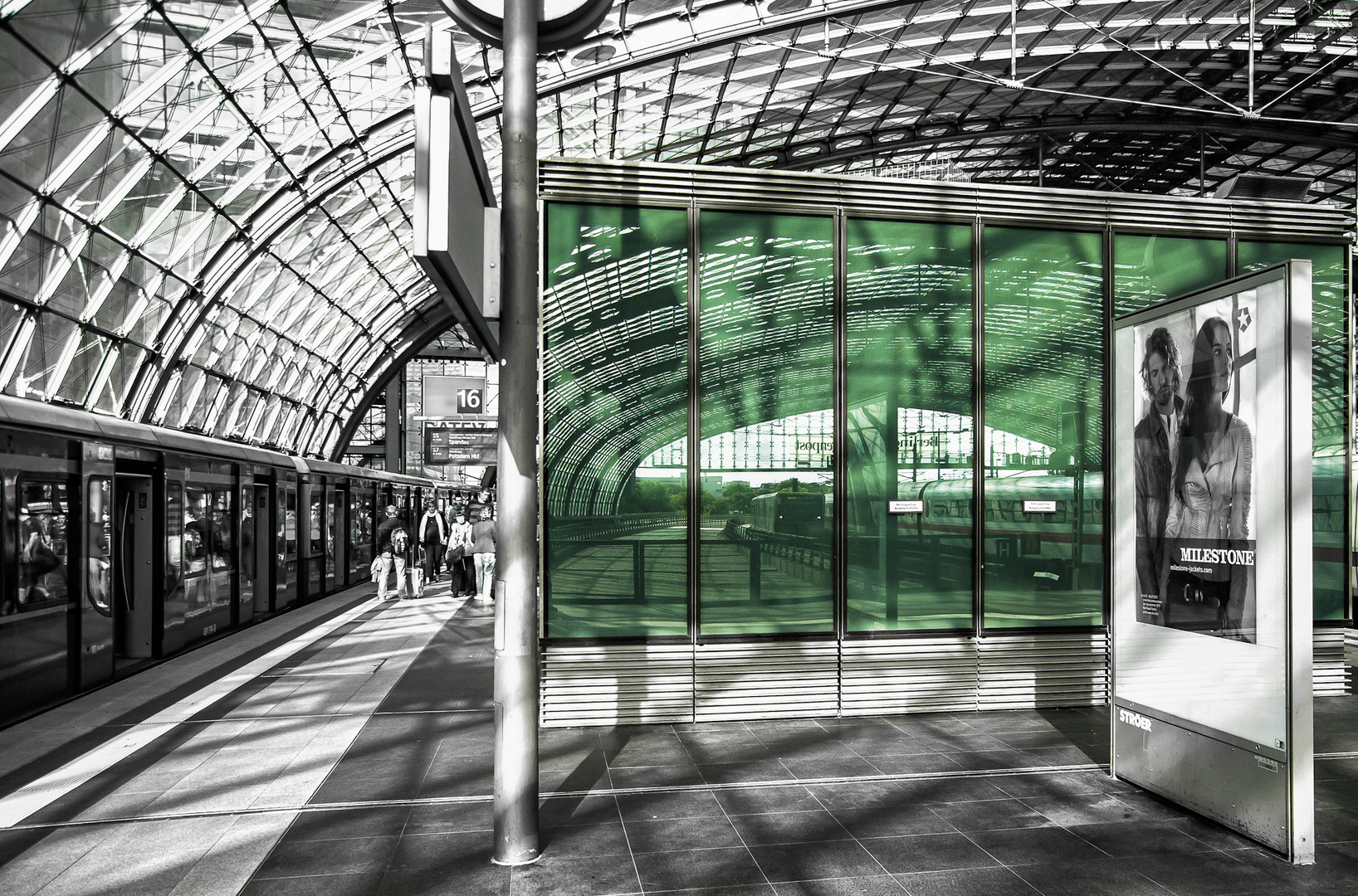 Der Bahnhofs-Spiegel