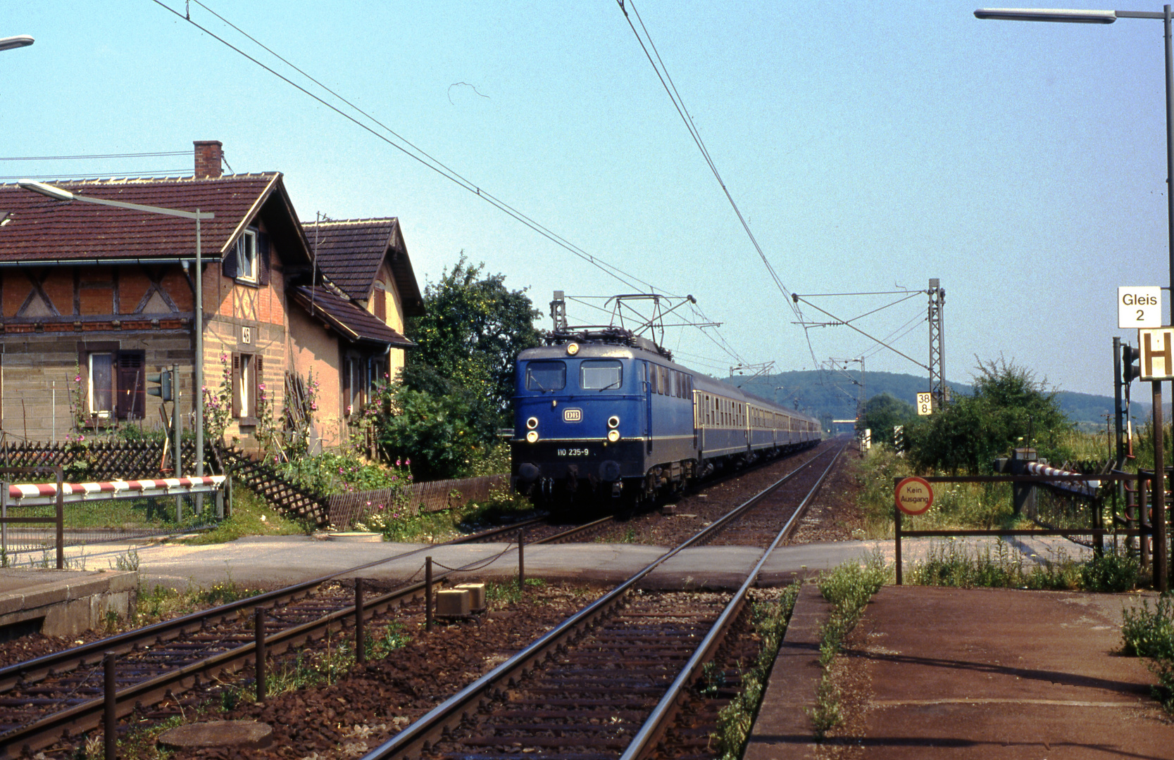 Der Bahnübergang in Ensingen