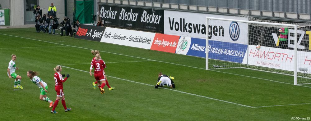 Der Ball zappelt im Netz