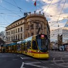 Der Bankenplatz zur Dämmerstunde - I -