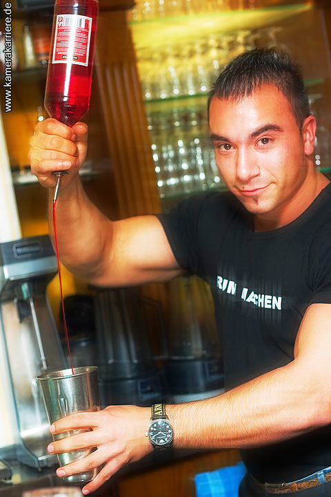 der Barkeeper...