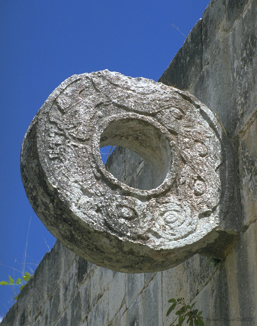 der "Basketballring" der Maya..