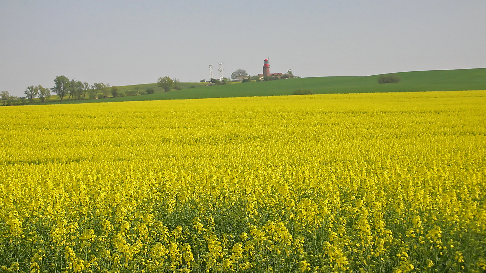 Der Bastorfer Leuchtturm im Frühling ...