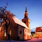 Der Baum und die Kirche