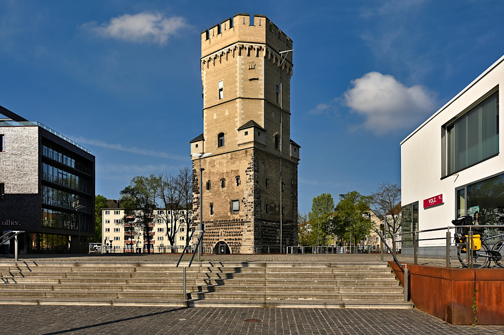 DER BAYENTURM: "EIN ZEUGE DER GESCHICHTE KÖLNS."