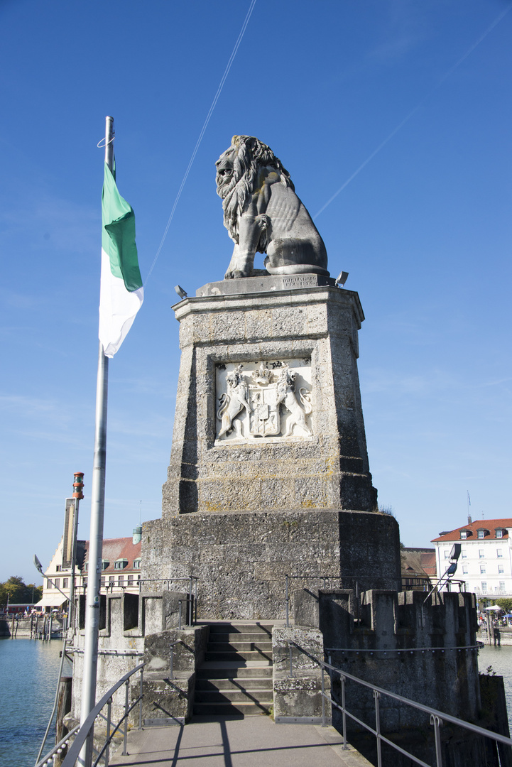 Der Bayrische Löwe an der Hafeneinfahrt in Lindau