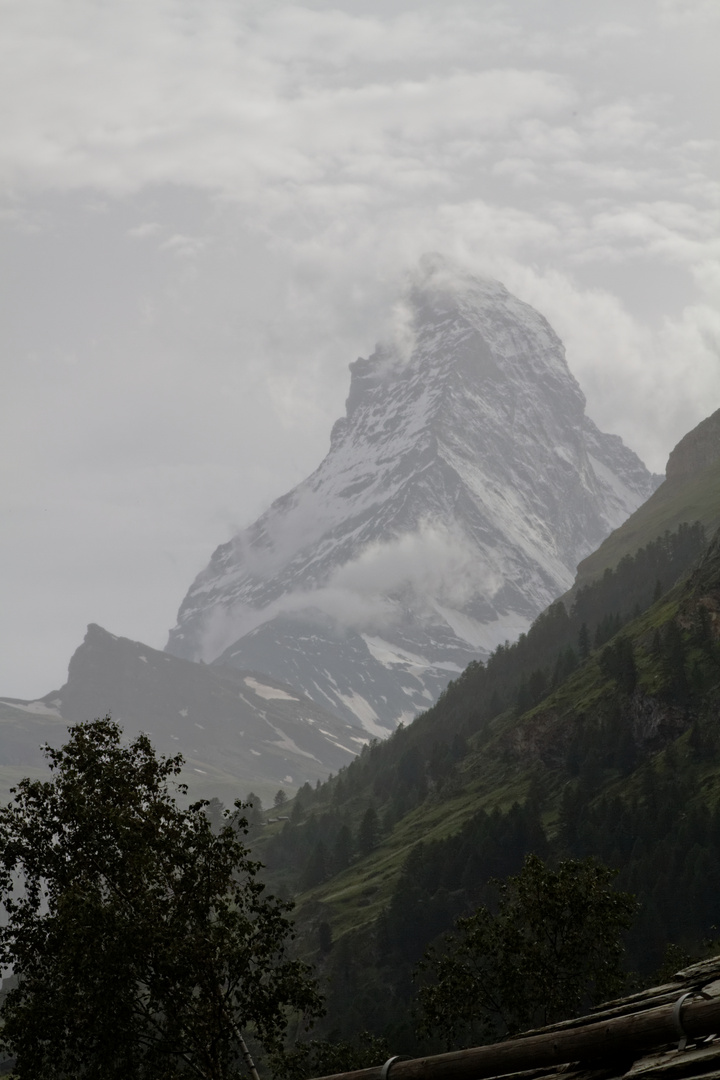 Der Berg der Berge im Regen