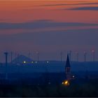 Der Berg hinter der Atzendorfer Kirche...