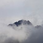 Der Berg im Nebel