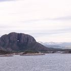 Der Berg mit Loch (Die Erosion durch den Meeresspiegel)