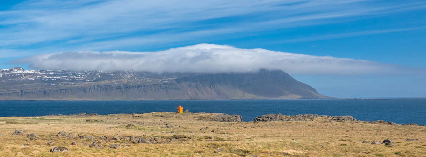 Der Berg und der Leuchtturm