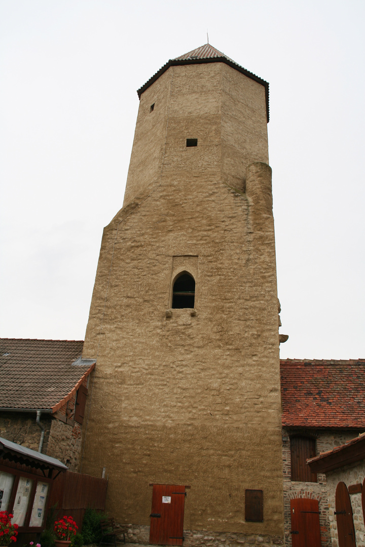 Der Bergfried der Burg Freckleben