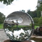 Der Bergmann, durch den Lensball gesehen