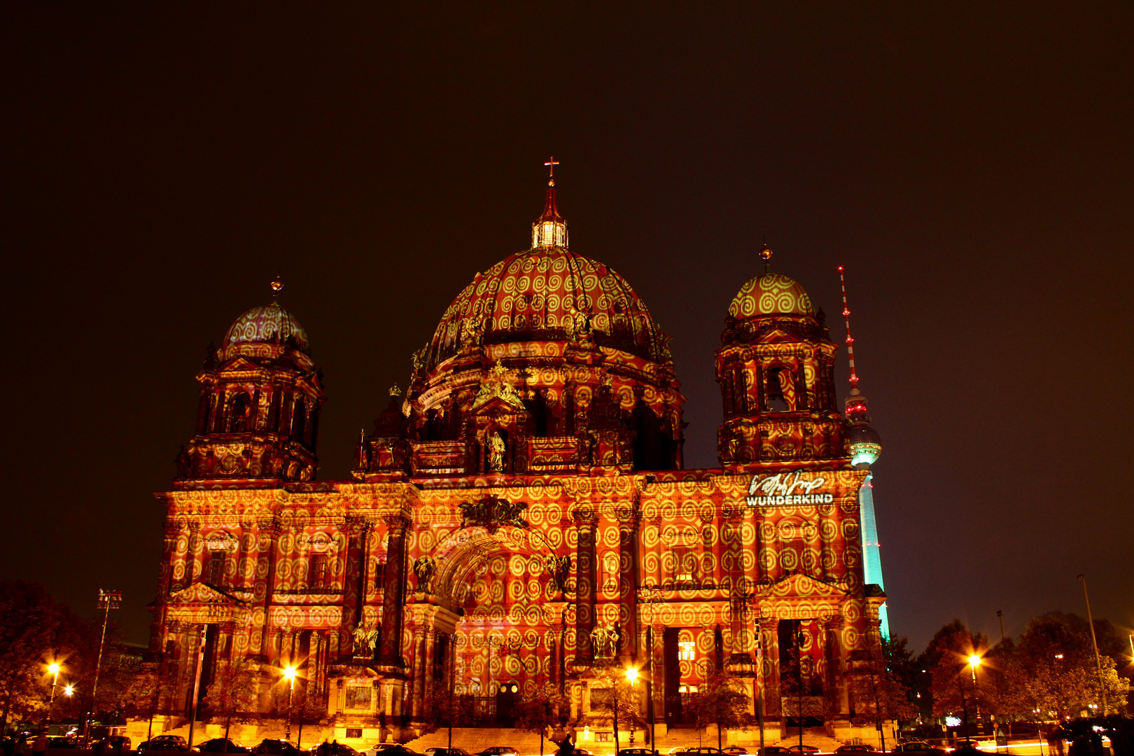 Der Berliner Dom als Modell für JOOP's Wunderkind- Collection