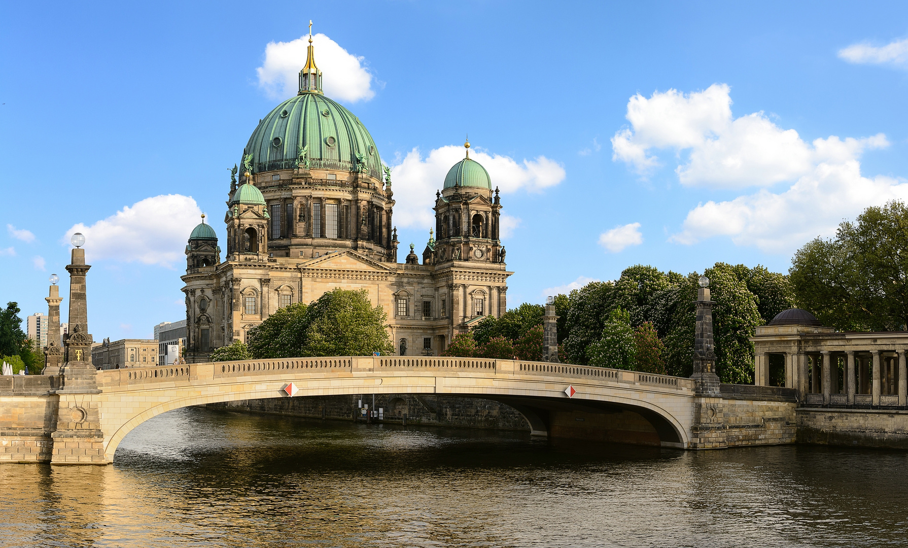 Der Berliner Dom am späten Nachmittag