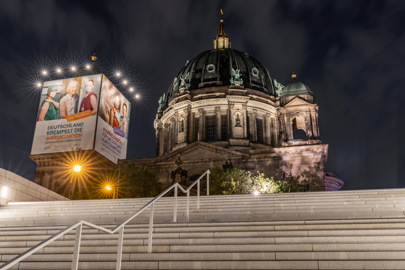 Der Berliner Dom bei Nacht