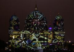 Der Berliner Dom beim Festival of Lights 2015