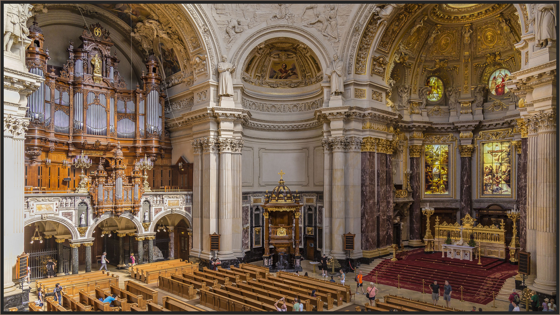 DER BERLINER DOM