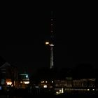 Der Berliner Fernsehturm als Fußball