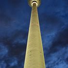 Der Berliner Fernsehturm am Abend