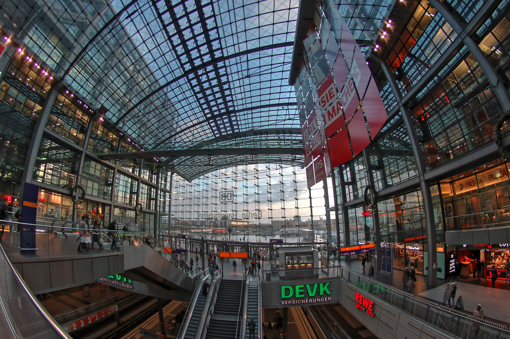 Der Berliner Hauptbahnhof (03) Foto & Bild  Bilder auf fotocommunity