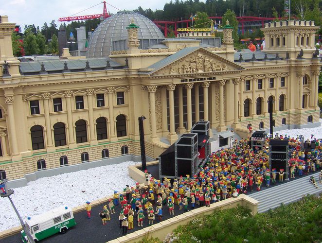 Der Berliner Reichstag während der Love Parade