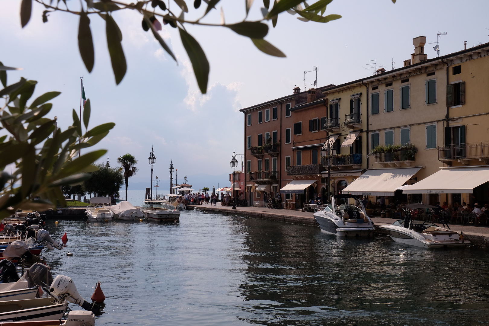 Der beschauliche Hafen von Lazise