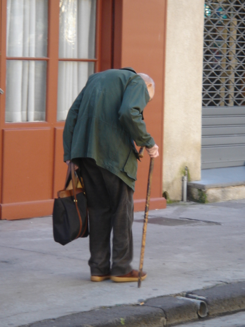 Der betagte Franzose und das Baguette