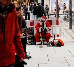 Der bettelende Weihnachtsmann