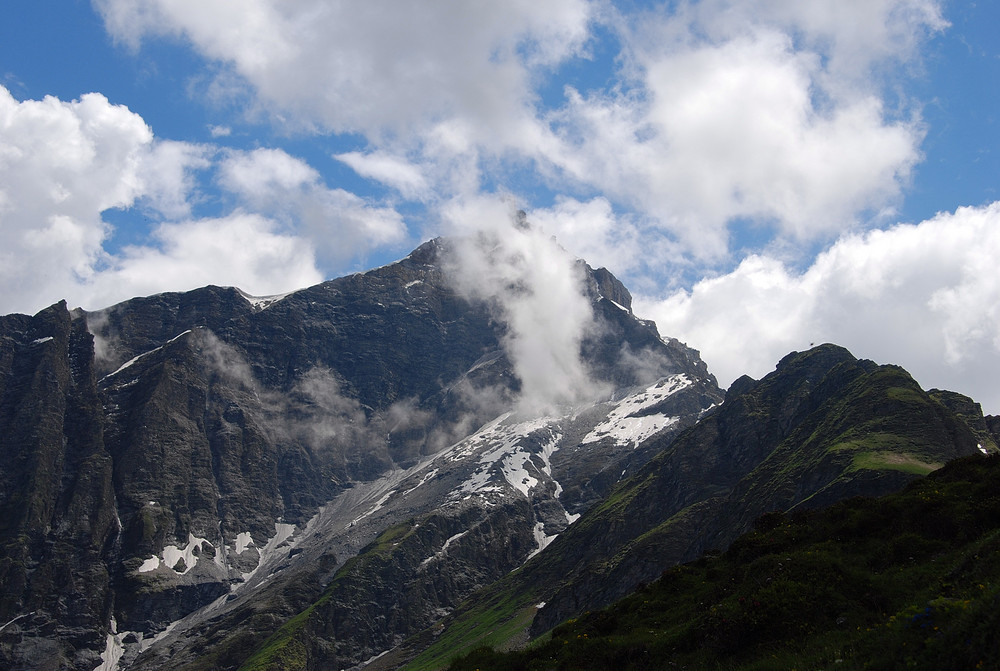 Der Beverin in den Wolken