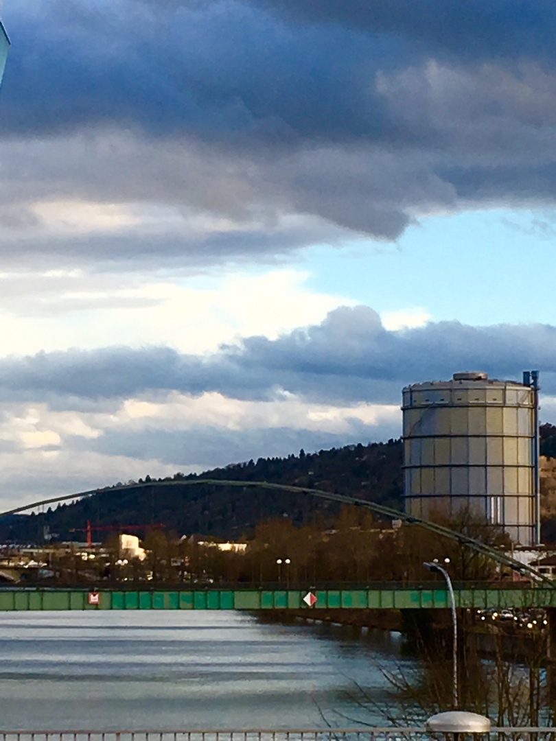 der bewegte Himmel überm Neckar 