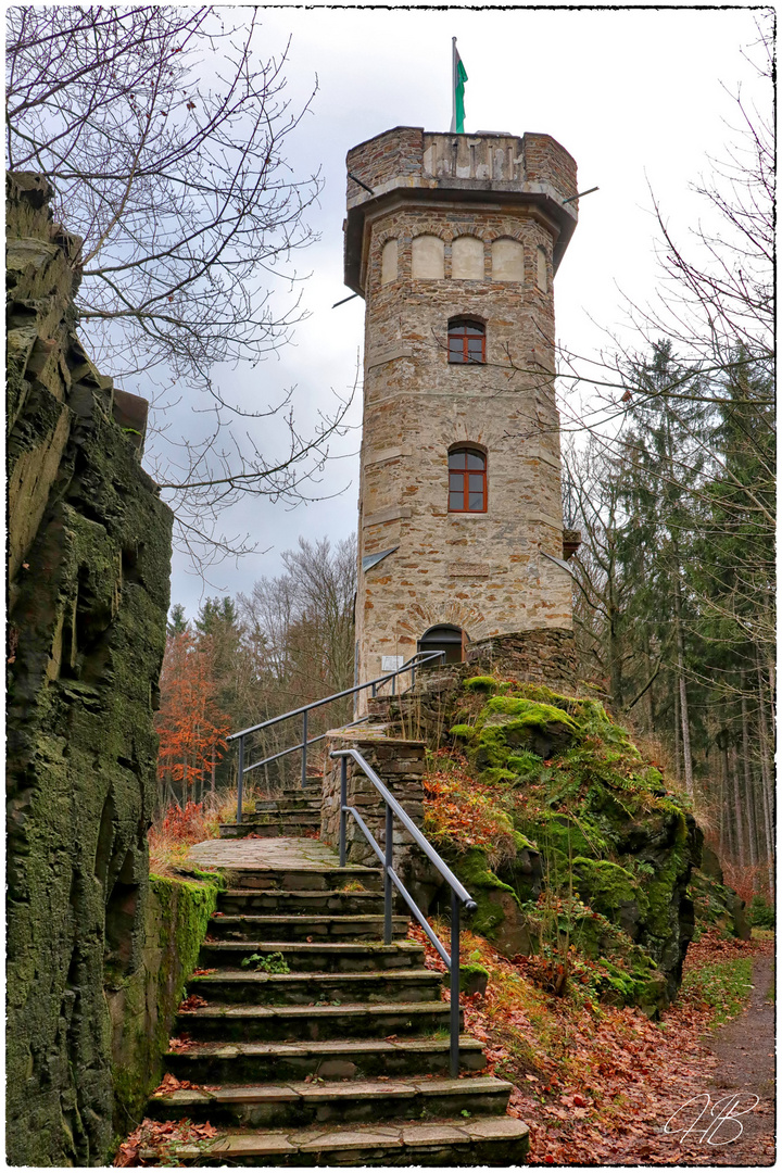 Der Bismarckturm ....