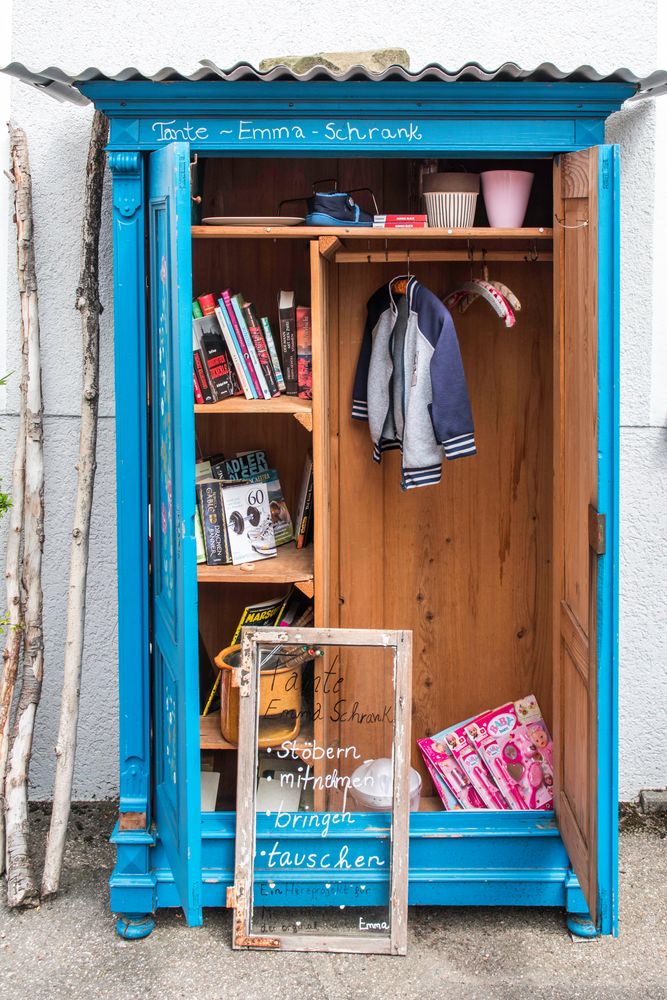 Der blaue Schrank