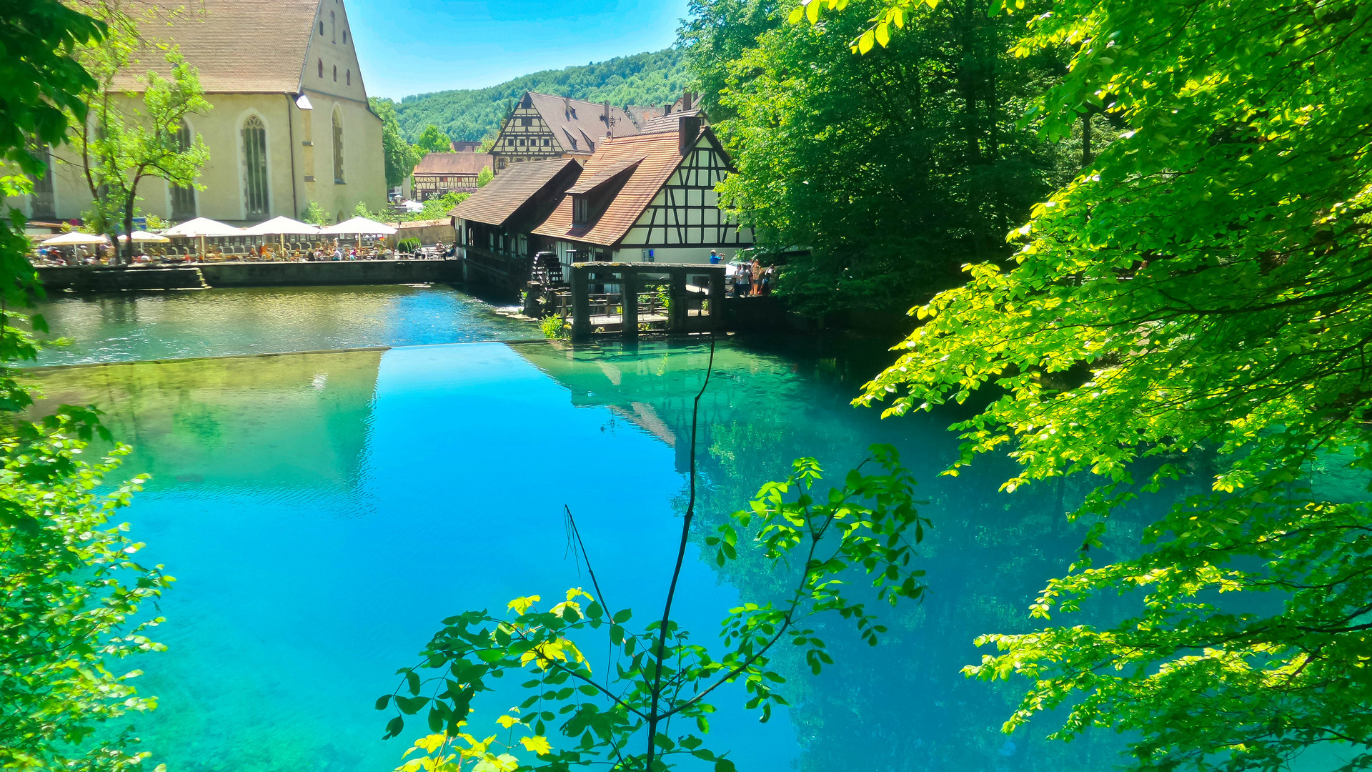 Der Blautopf  in Blaubeuren