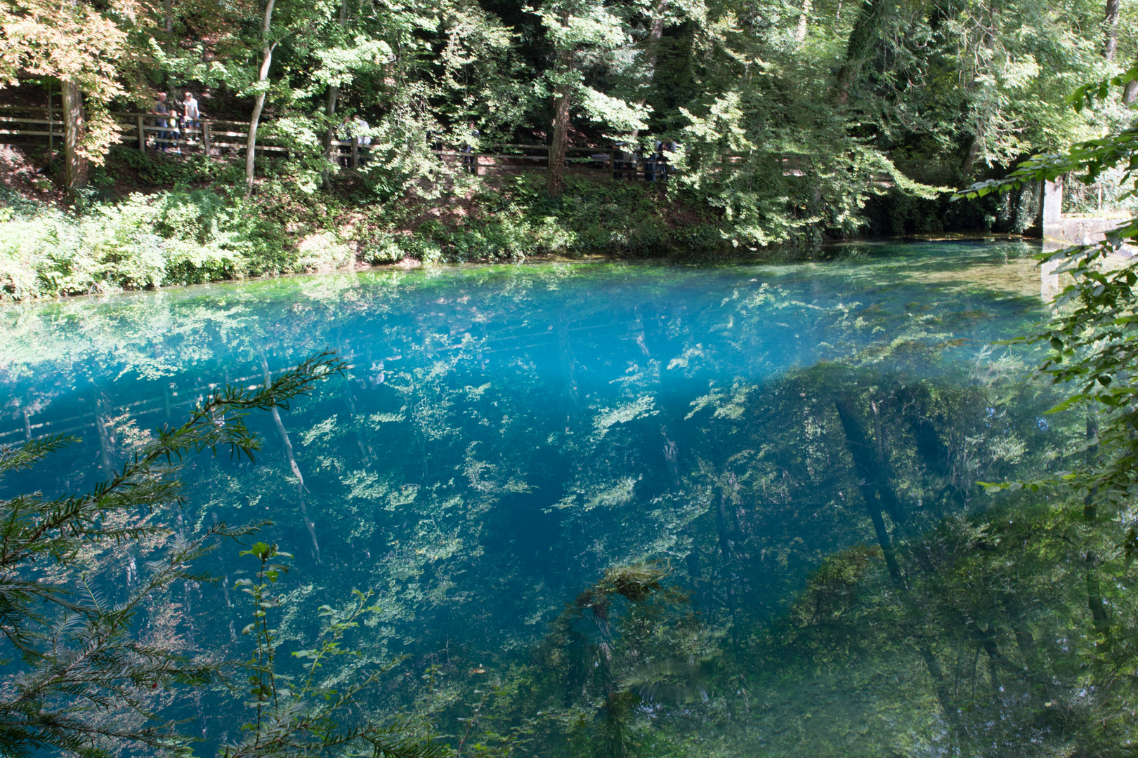 Der Blautopf in Blaubeuren - vollkommen unbearbeitetes Foto