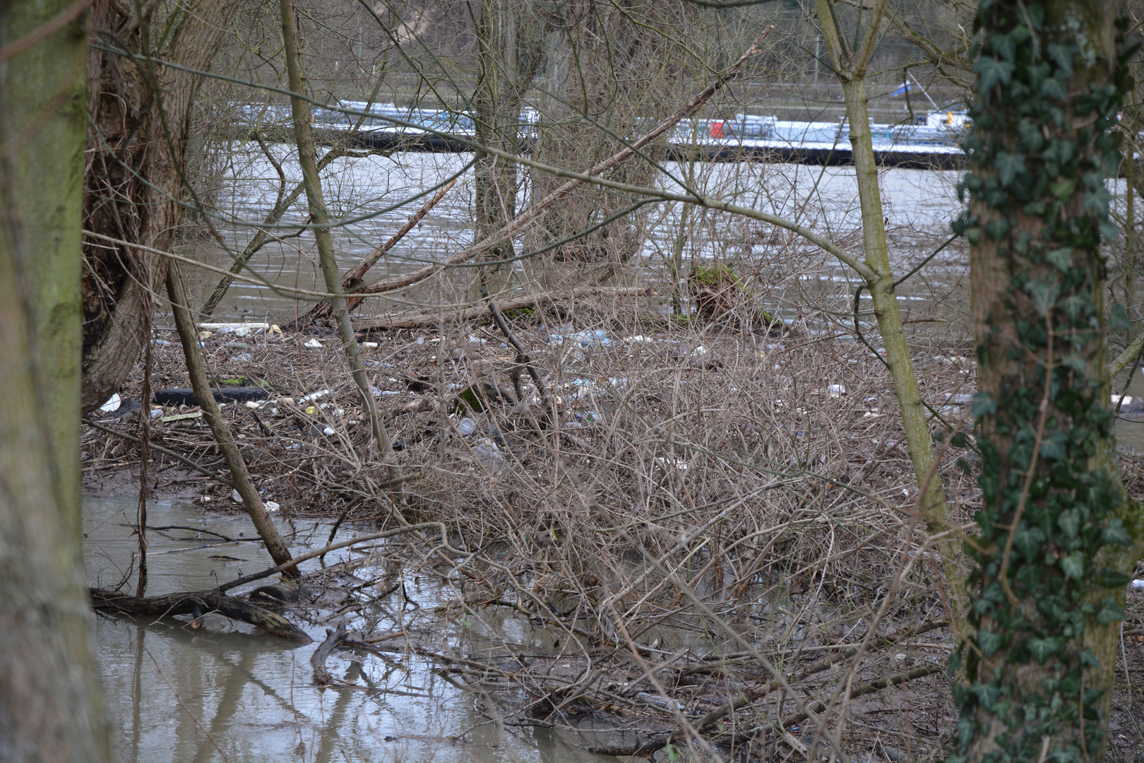 Der bleibende Müll nach dem Hochwasser