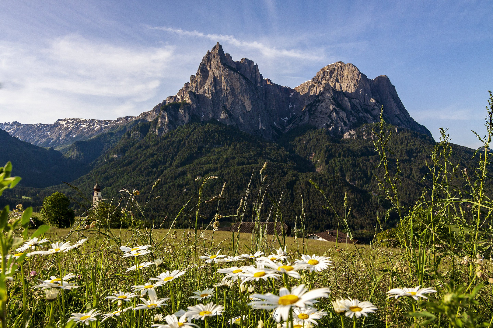 Der Blick auf dem Schlern, der Gemeinde Seis