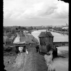 Der Blick auf die Eisenbahnbrücke an der Stör ....