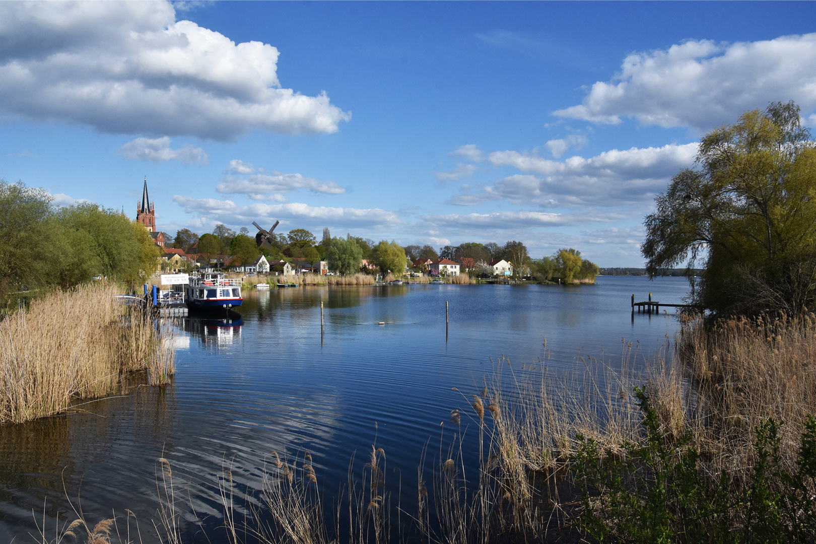 Der Blick auf die Insel Werder....