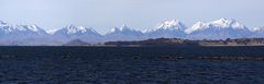 Der Blick auf die Königscordilleren am Titicacasee auf der Bolivianischen Seite