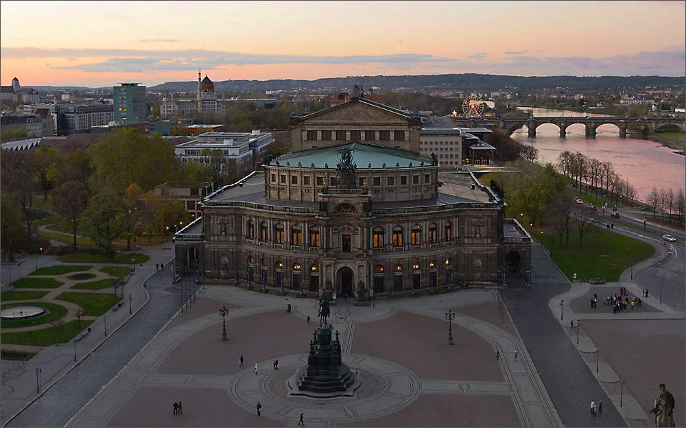 Der Blick auf die Semperoper ...,