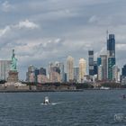 Der Blick auf Manhatten mit Freiheitsstatue -D75_0114